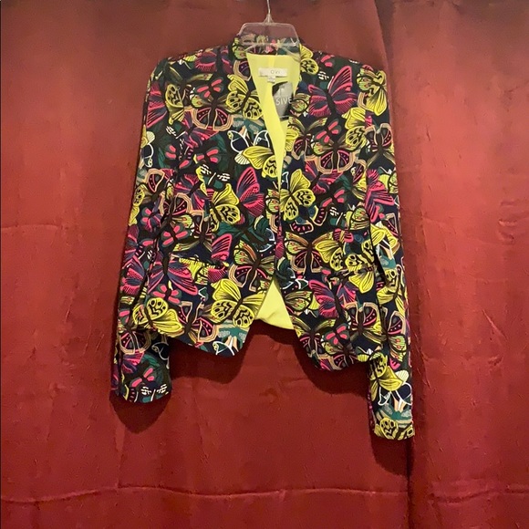Blazer - Picture 1 of 2